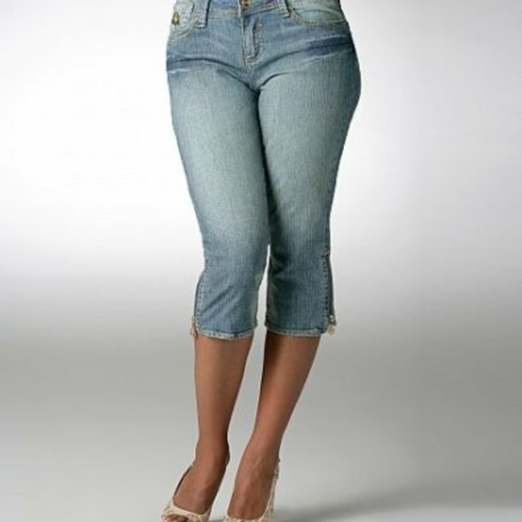 NEW Dereon Denim Crop Zipper LOGO Capri Jeans 5/6 - Picture 8 of 17